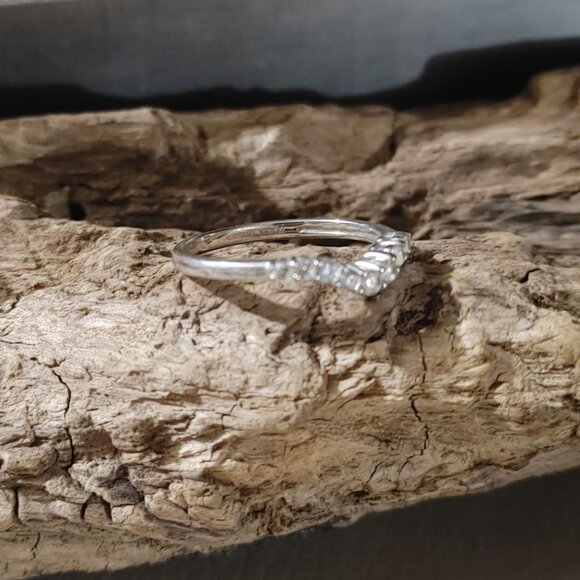 Jeulia Ring Size 9 Vintage Sterling Silver Stackable Wrap Moissanite Accents - Picture 10 of 15